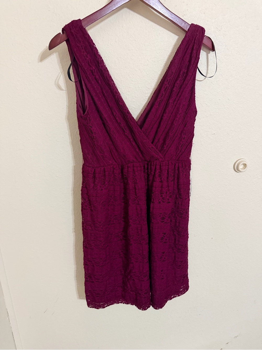 I.N. San Francisco Lace V-Neck Deep Burgundy Cocktail Dress